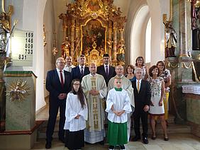 Gruppenfoto mit den Bürgermeistern aus Freystadt, Postbauer-Heng und Pyrbaum, PGR-Vorsitzenden und Kirchenverwaltungsvorständen